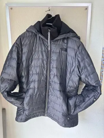 THE NORTH FACE 후드 부착 다운 자켓 그레이