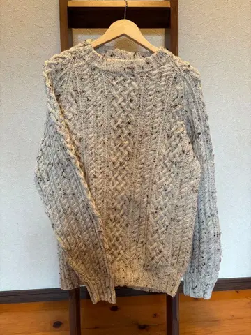 케이블 니트 스웨터