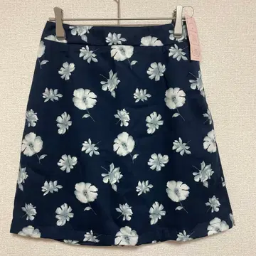 [ 새상품 ] 마제스틱 레곤 플레어 스커트 네이비 F 꽃무늬 미니