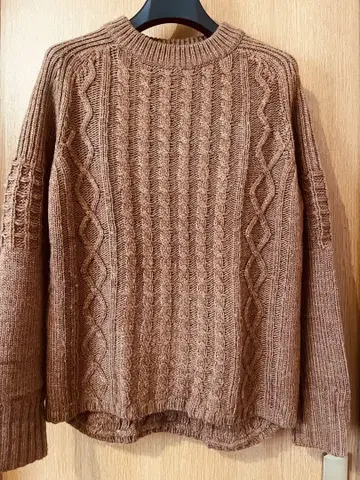 Bal 니트 L 케이블 니트