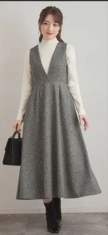 이번 시즌 라메 트위드 오버롤 스커트