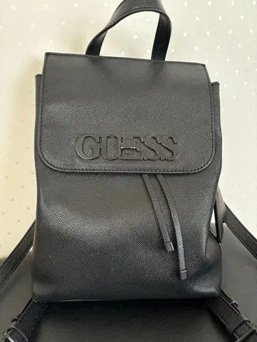 GUESS 블랙 백팩