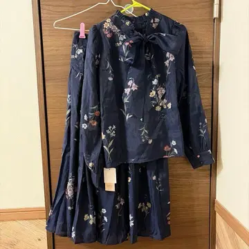 토코 클로젯 보타니컬 플라워 시어 턱 플레어 스커트 블라우스