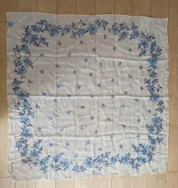 마가렛호웰 실크 스카프 대형