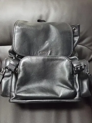 MICHAEL KORS 블랙 가죽 백팩