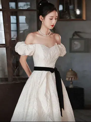 화이트 웨딩 드레스