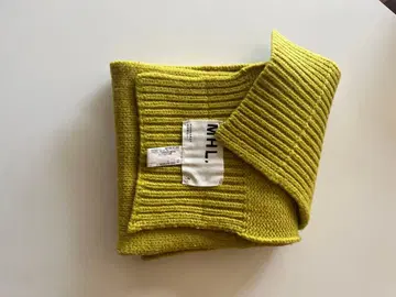 MHL. 마가렛호웰 라임 그린 니트 머플러