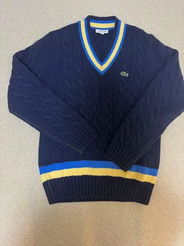 Lacoste 네이비 V넥 스웨터