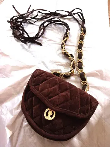 브라운 스웨이드 퀼팅 웨스트 파우치 백