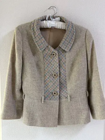 구제 의류 베이지 체크 무늬 카라 부착 자켓