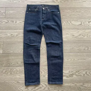 A.P.C. 다크 블루 스트레이트 데님