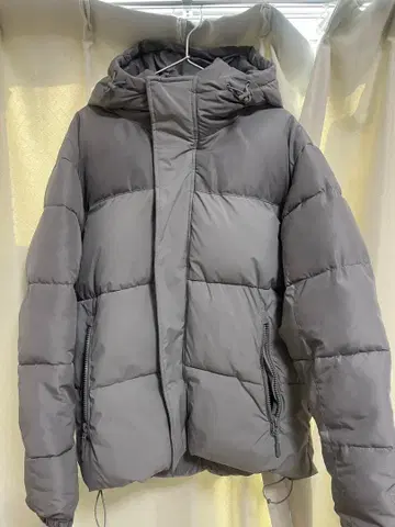 ZARA 그레이 후드 부착 다운 자켓