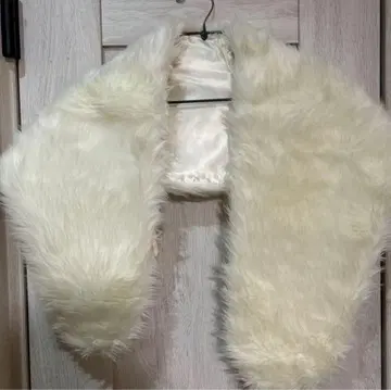 화이트 퍼 숄 새틴 안감 부착 성인식