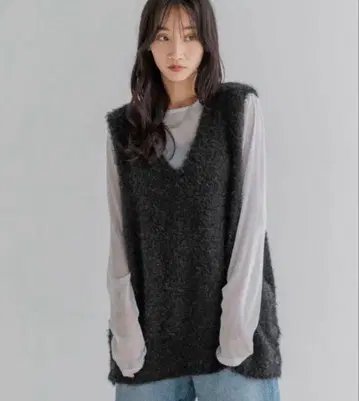 LOWRYSFARM 샤기 베스트