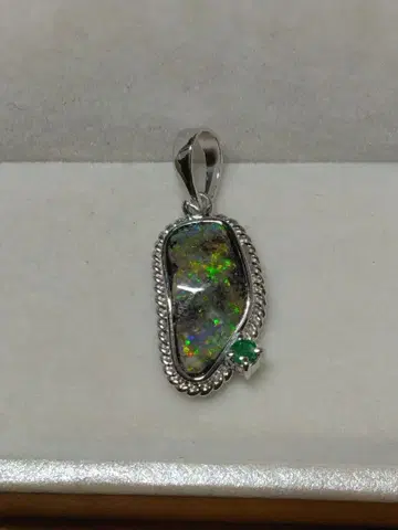 볼더 오팔, 에메랄드 부착 펜던트 탑 실버 925