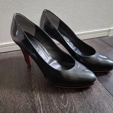 DIANA 블랙 하이힐 레드 밑창