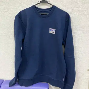 patagonia 네이비 크루넥 맨투맨