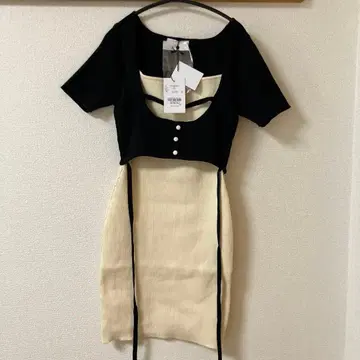 반팔 니트 원피스 블랙/아이보리