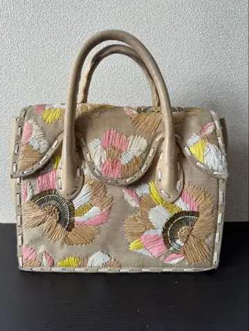 G1554 그레이스 콘티넨탈 토트백 베이지 비즈 자수