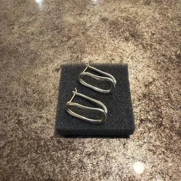 아가트, 실버와 10금 후프 귀걸이