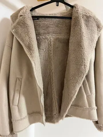 베이지 인조 가죽 무스탕풍 자켓 코트