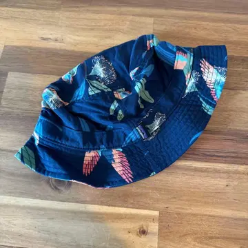 Patagonia 버킷햇 네이비 꽃무늬