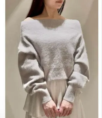 스나이델 25AW 폭스 알파카 오프숄더 풀오버