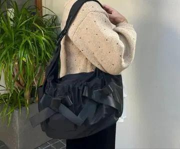 프로즈 베일 [ SAPON ] 발수 리본 나일론 숄더백 블랙