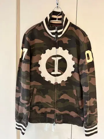 초특가 HYDROGEN 카모 패턴 트레이닝복 M 사이즈