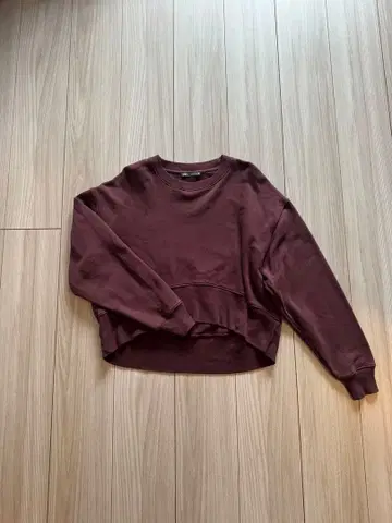 새상품급 ZARA 맨투맨 크롭 브라운