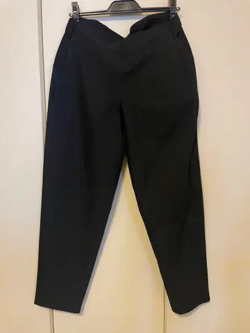 Lululemon 블랙 테이퍼드 팬츠