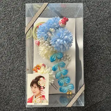 화려한 머리 장식 파랑과 화이트 꽃