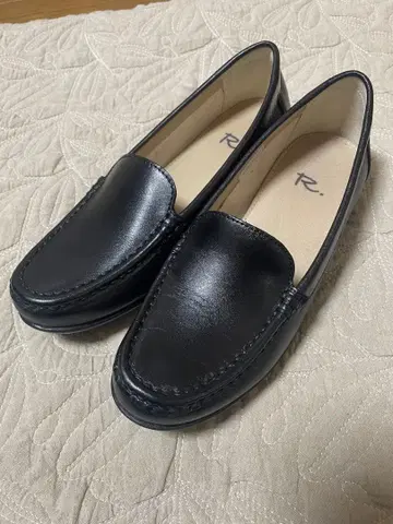 새상품급 블랙 로퍼 슬립온