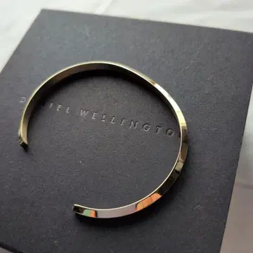 다니엘 웰링턴 골드 뱅글 박스 포함