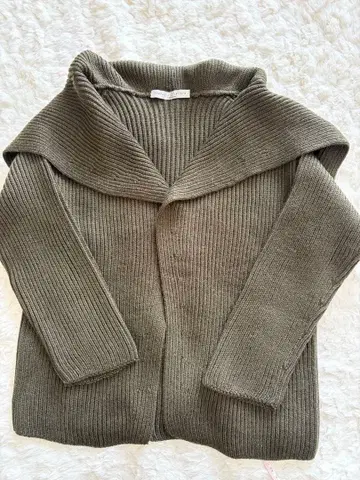 [새상품급] stefania carrera 이탈리아제 올리브 그린 가디건