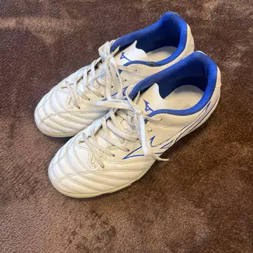 미즈노 축구화 화이트/블루