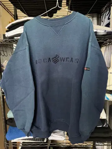 ROCAWEAR 맨투맨
