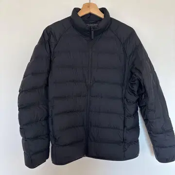 유니클로 울트라 라이트 다운 L 사이즈 블랙