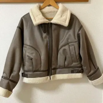 무스탕풍 브라운 숏 자켓