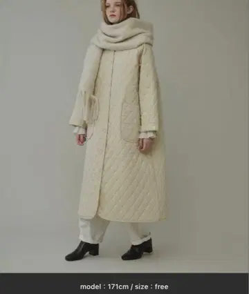리브라큐 퀼팅 롱 코트 아이보리