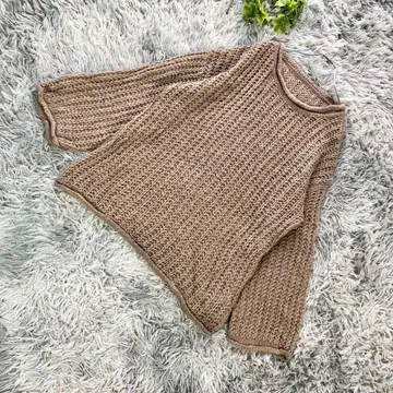 titivate [ F ] 베이지 짜임 무늬 크루넥 케이블 니트