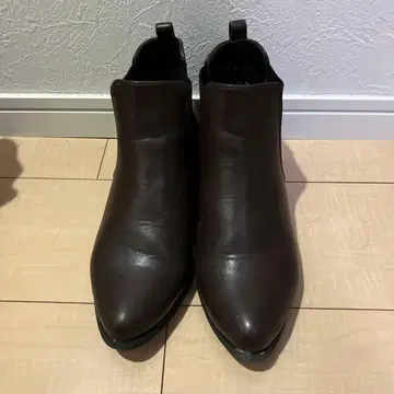 브라운 가죽 사이드 고어 부츠