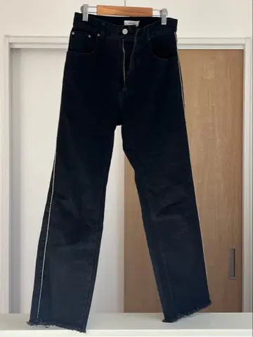 AMERI 블랙 스트레이트 데님 22-23