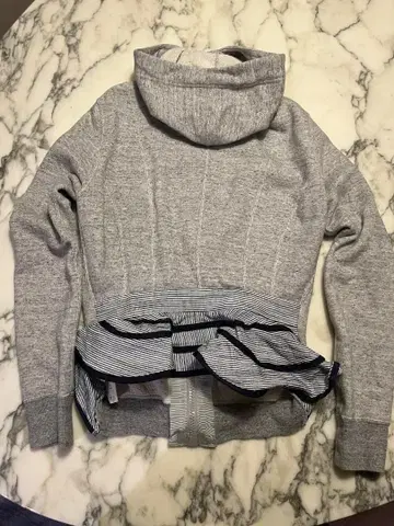 Sacai 후드티 사이즈 2