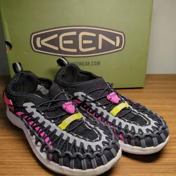 233-22 KEEN 아웃도어 샌들 24.0cm