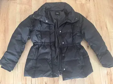 [새상품급] Theory 다운 코트 2024년 띠어리 블랙 P 사이즈