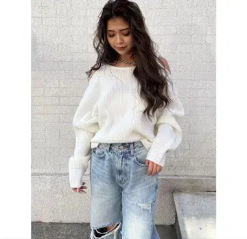 EGOIST 어깨 트임 백 트위스트 니트탑