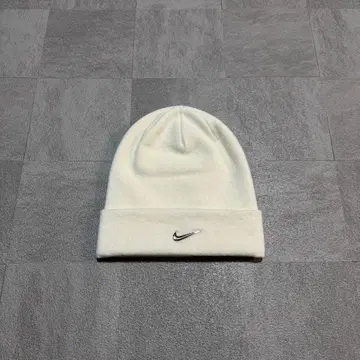 NIKE 메탈 스우시 비니 화이트