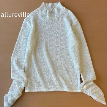 미사용 새상품 현행 모델 알아바일 하이넥 상의 스트레치 M 화이트