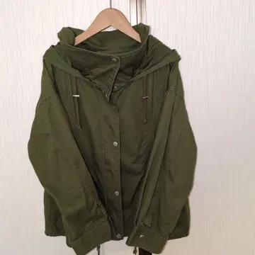 올리브 그린 마운틴 파카
